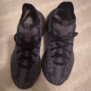 Yeezy boost 380 men size 7.5 - color Navy indigo grey